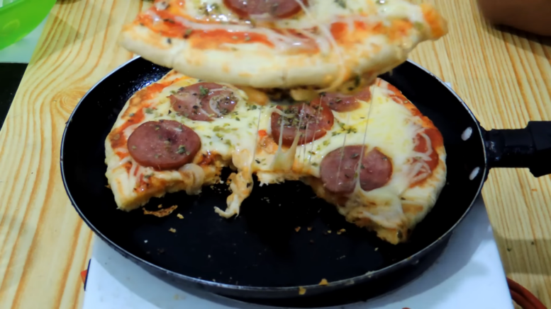 Com fazer pizza de frigideira