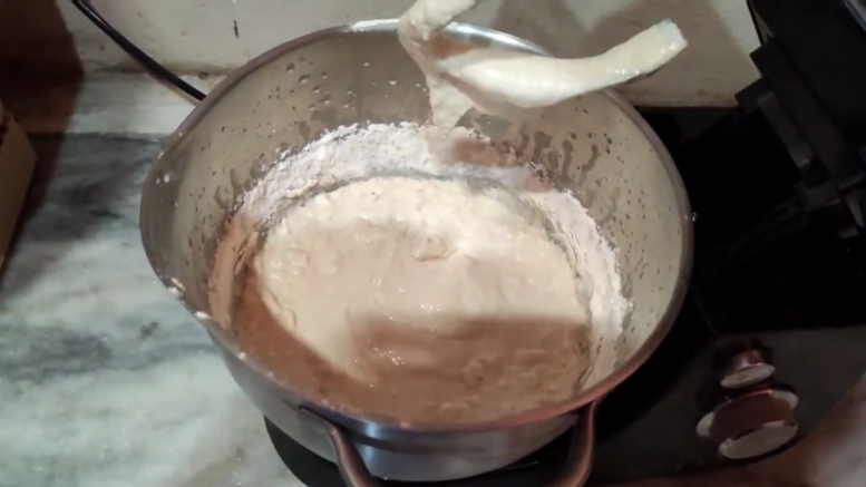 Pizza na batedeira planetária