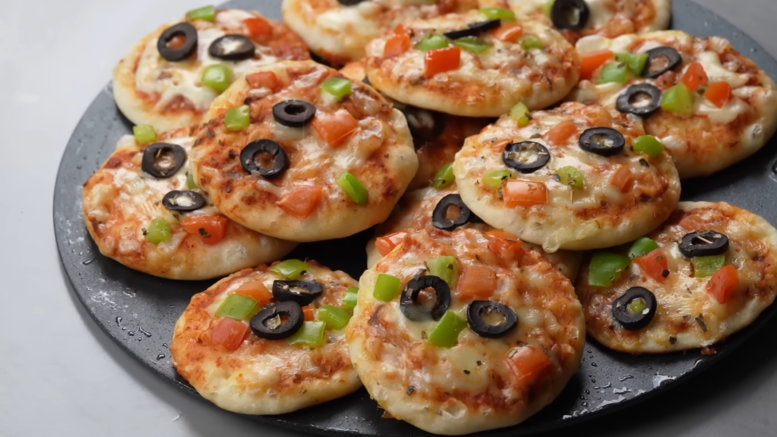 Como assar mini pizza